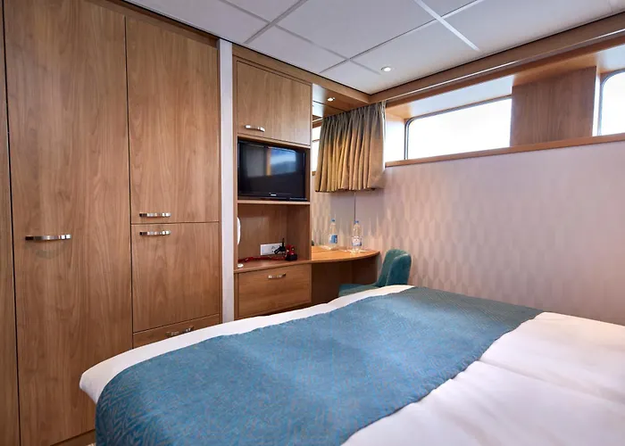 River Messe 4*