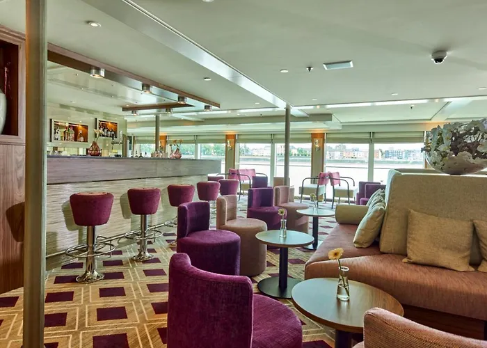 River Messe Hotel