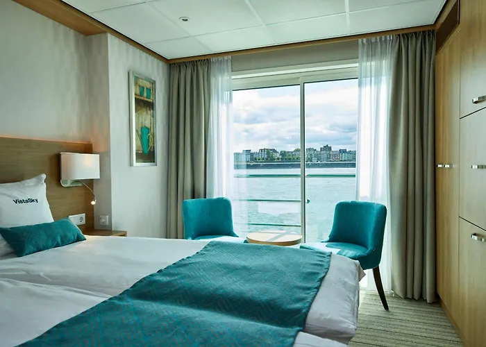 Hotel River Messe 4*