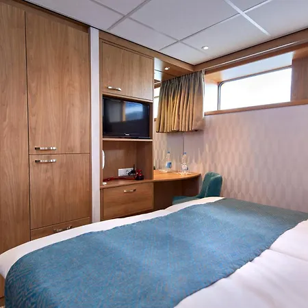 River Messe 4*